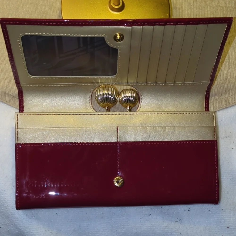 Ted Baker Burgundy Wallet with kiss 💋 lock!